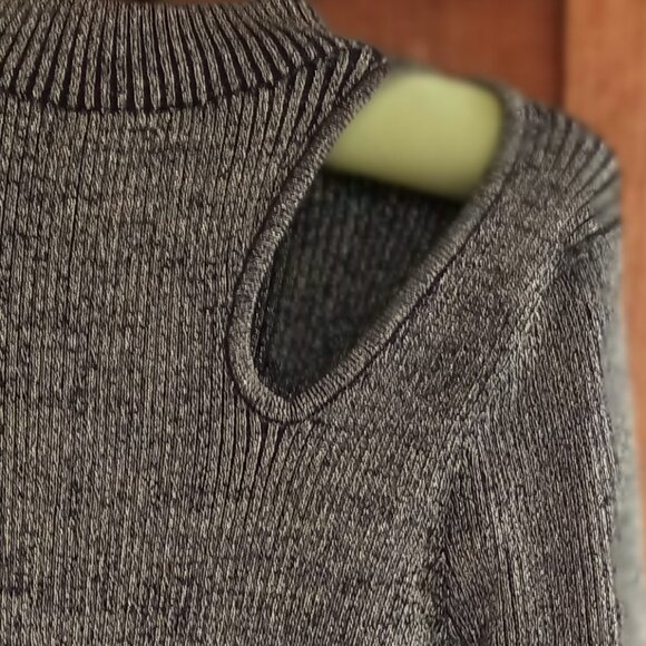 Shimmery bodycon dress LIKE NEW - Picture 4 of 15